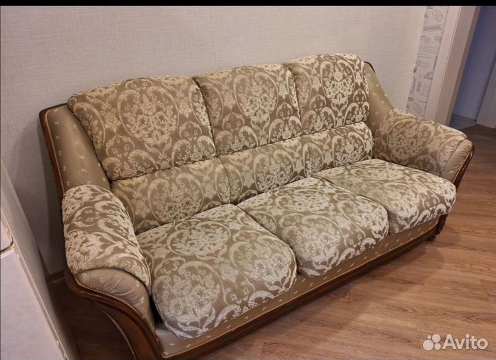 Диван Женева бу массив дерева