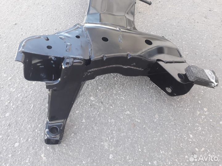 Подрамник Mitsubishi Lancer 9 MR510285