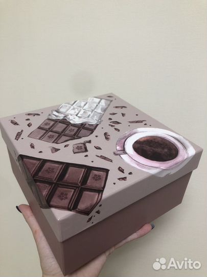 Коробка подарочная 19*19 см новая