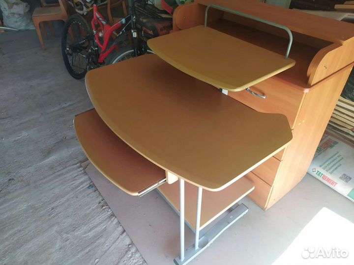 Компьютерный стол