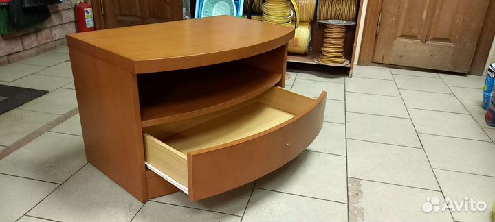 Тумба прикроватная