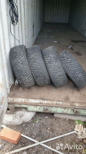 Goodyear UltraGrip 225/55 R17 101T