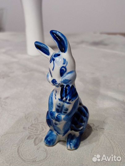 Заяц, кролик фигурка Гжель