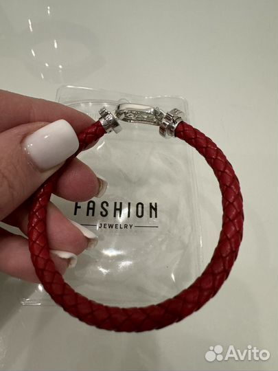 Стильный браслет брак