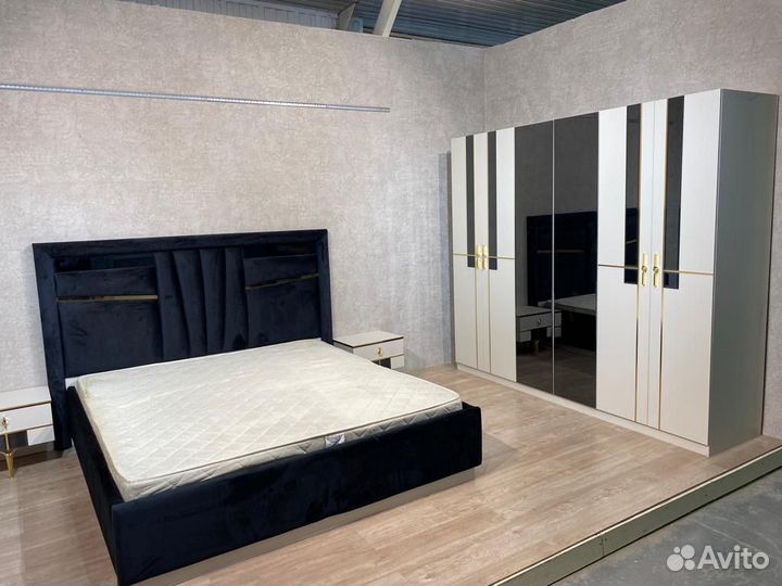 Спальный гарнитур