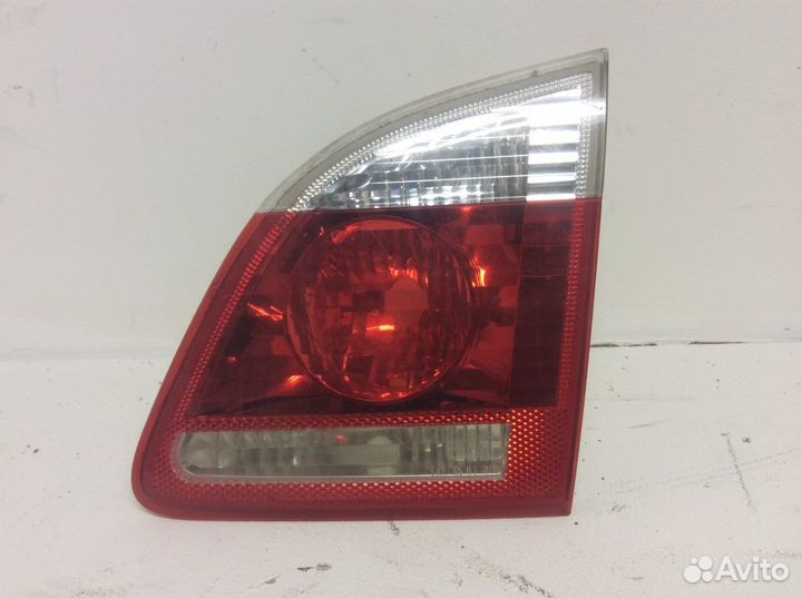 Фонарь правый на крышке багажника E61 BMW