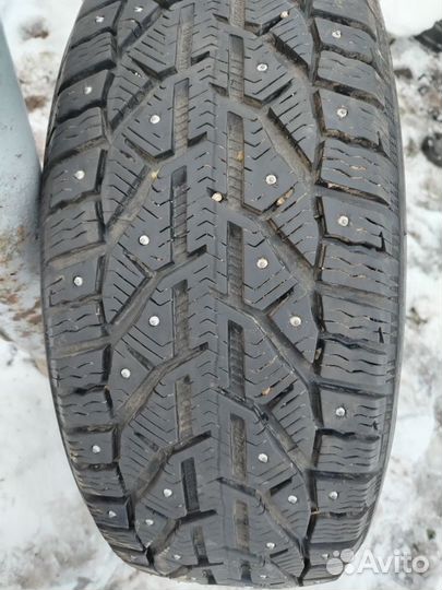 Tigar SUV Ice 215/60 R17