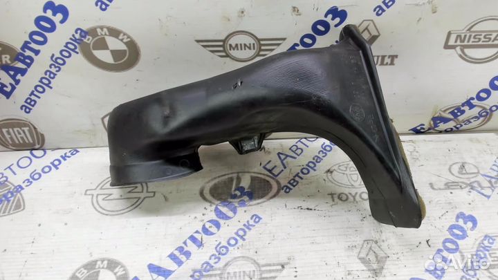 Воздуховод правый (обдув лобового стекла) Ford Fus