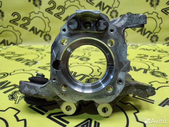 Цапфа (поворотный кулак) задняя левая Bmw X5 E70