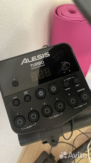 Барабанная установка Alesis