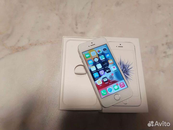 iPhone SE, 32 ГБ