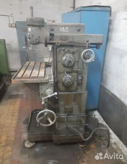 Фрезерный станок модель 679