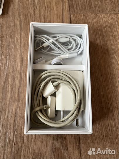 Продаю iPhone 4 16G черный