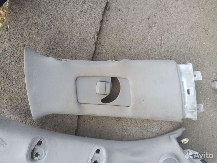 Накладка обшивка стойки Toyota Land Cruiser 200