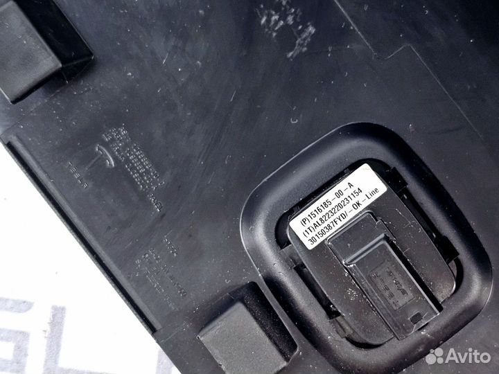 Накладка замка капота Tesla Model 3 2023