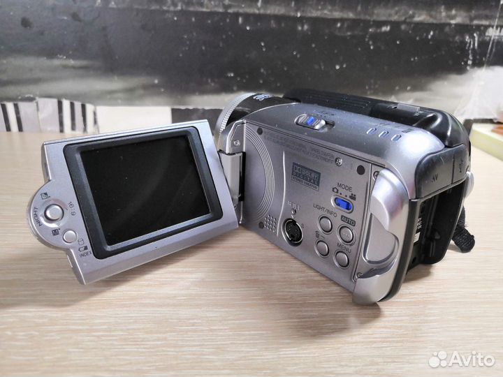 Видеокамера JVC GZ-MG21E