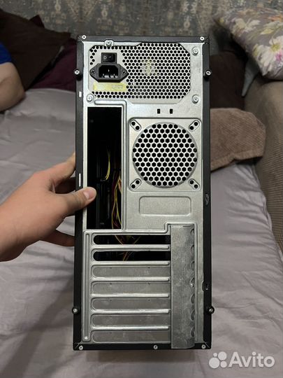 Компьютерный корпус с блоком питания