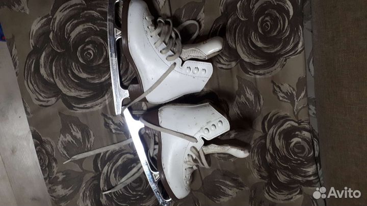 Фигурные коньки jackson