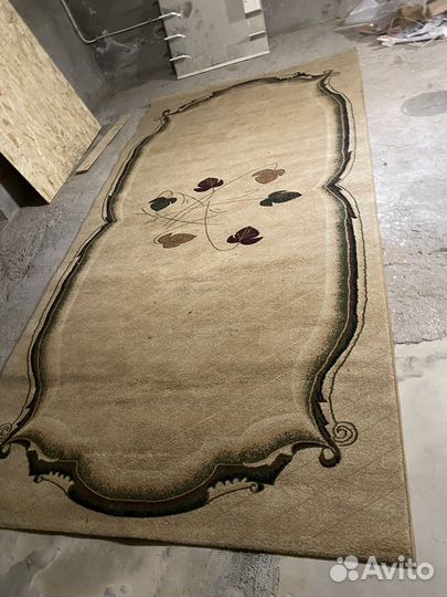 Коверы и паласы бу. 200/390