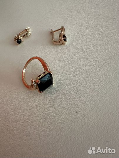 Золотой комплект серьги и кольцо 585