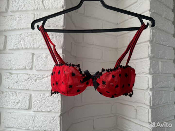 Бюстгалтер Victoria's Secret 32C