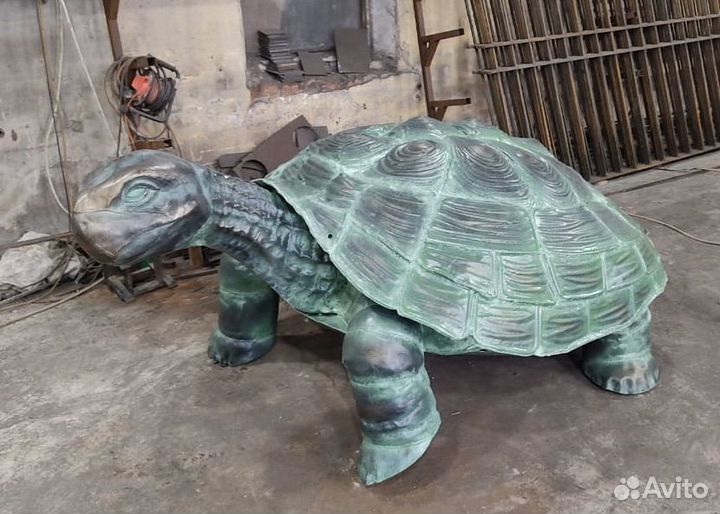 Черепаха кованая скульптура