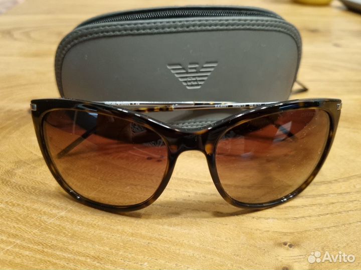 Солнцезащитные очки Emporio Armani