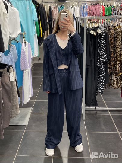 Брючный костюм тройка