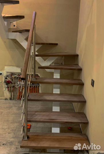 Г-образная лестница