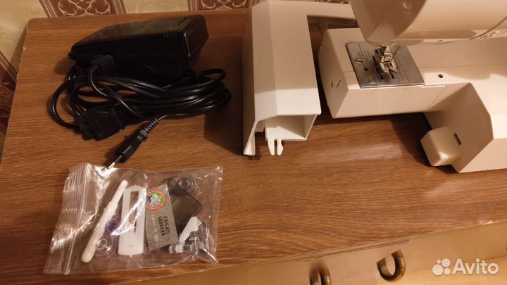 Швейная машинка Janome 2252, торг
