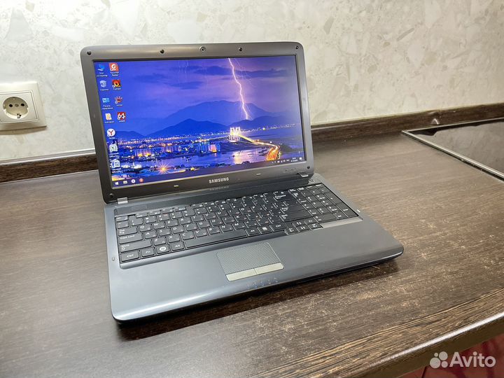 Ноутбук Samsung core i3 для разных задач