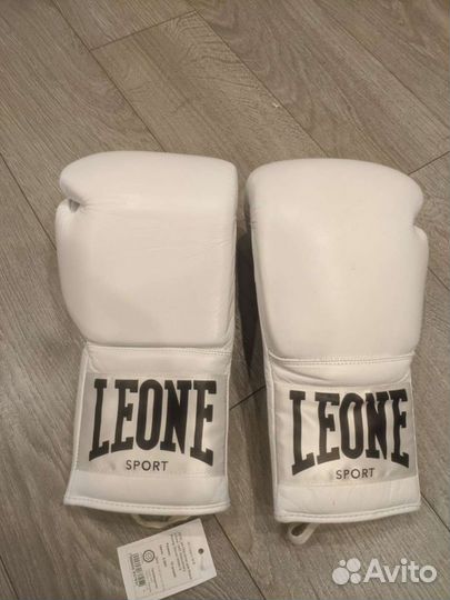 Профессиональные боксерские перчатки Leone 10oz