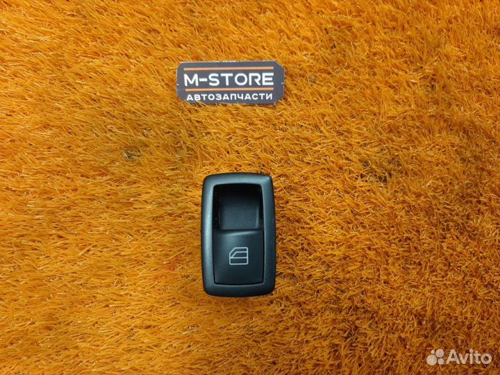 Кнопка стеклоподъемника задняя левая Mercedes-Benz