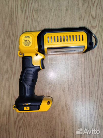 Фонарь DeWalt DCL050