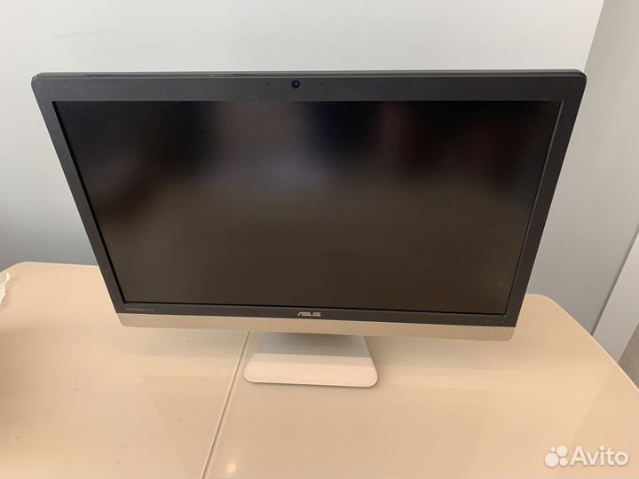 Моноблок Asus V221iduk-BA018D