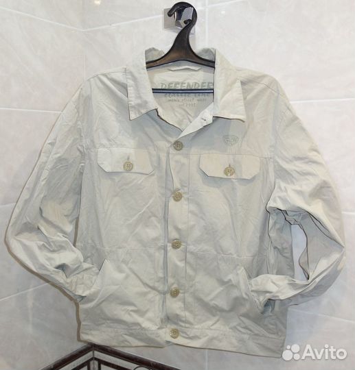 Лёгкая куртка 52 размера в новом состоянии