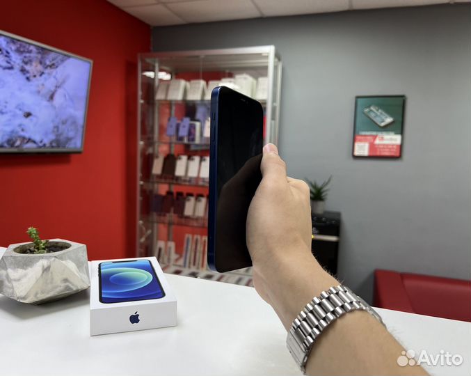 iPhone 12, 64 ГБ
