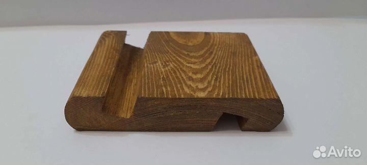 Подставка для телефона из дерева