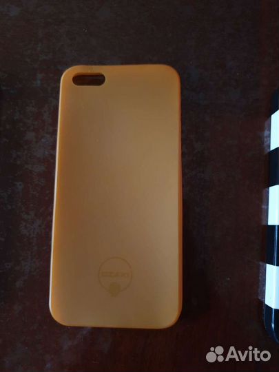 Чехлы на iPhone 5/5s разные