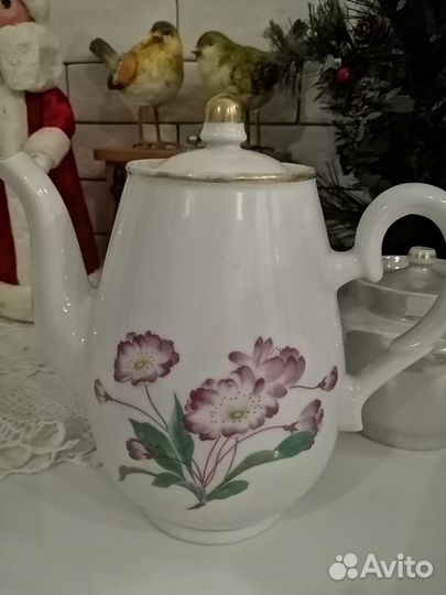 Чайники и сахарницы