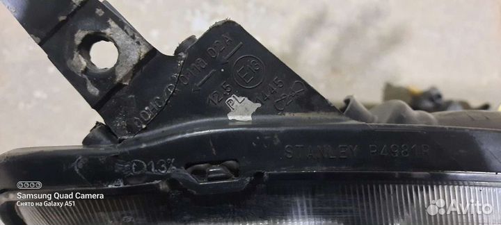 Передняя правая фара suzuki swift 2008 год