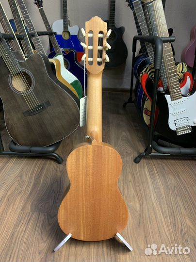 Новая Гитарлеле olive U400G (24')