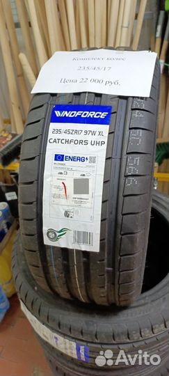 Windforce Catchfors UHP 235/45 R17 97W