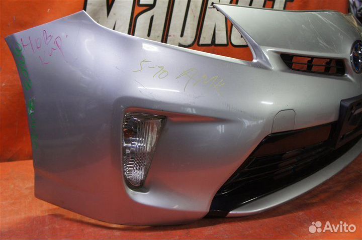 Бампер передний Toyota Prius ZVW30 2013