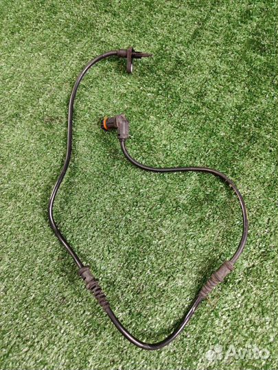 Датчик abs передний Mercedes-Benz E-Class W212