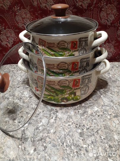 Набор эмалированных кастрюль