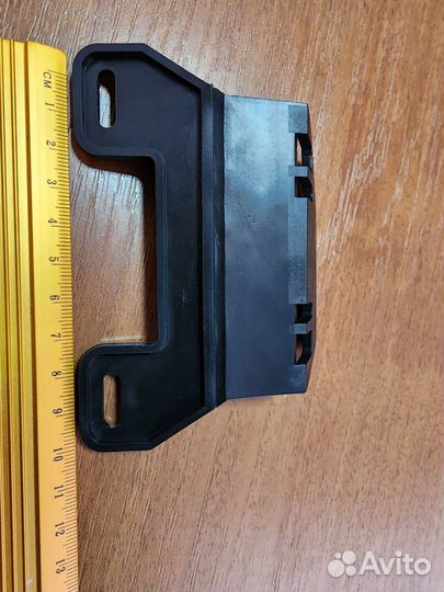 Кронштейны Универсал габаритного фонаря Много