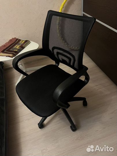 Офисное компьютерное кресло