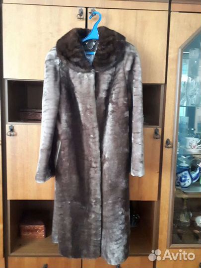 Шуба мутоновая с норковым воротником