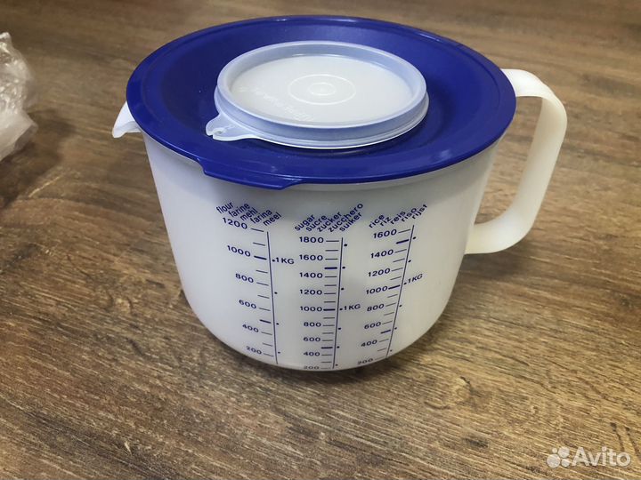 Емкость для смешивания 2л Tupperware новая
